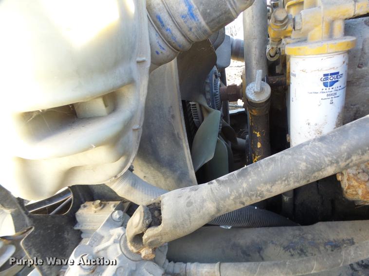 image for item DA9410 2004 Ford F750 Super Duty truck cab and chassis