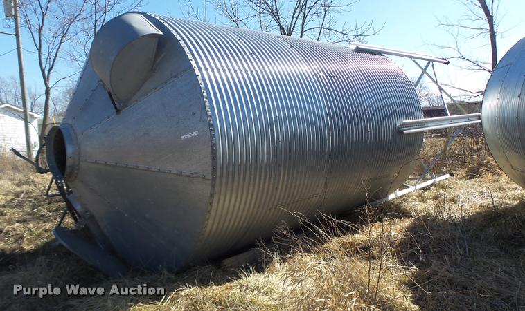 image for item DA9411 Grain bin