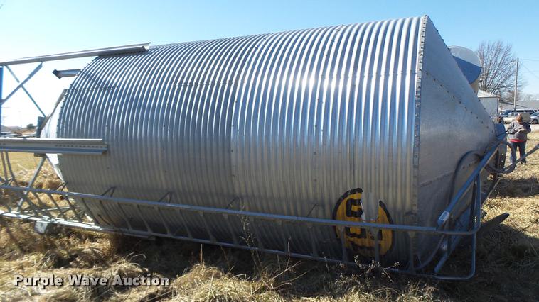 image for item DA9411 Grain bin
