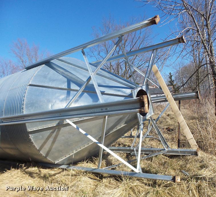 image for item DA9411 Grain bin