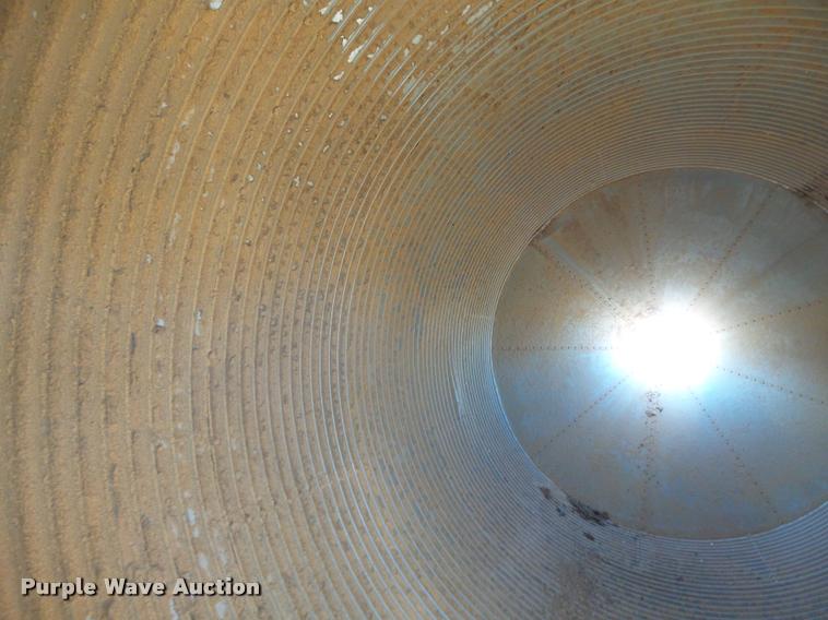 image for item DA9412 Grain bin