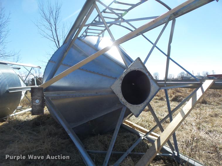 image for item DA9412 Grain bin