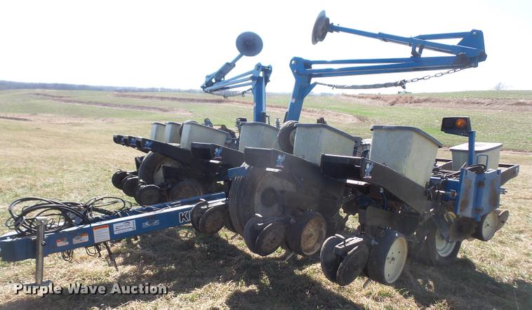 image for item DB0506 Kinze 2210 no-till planter