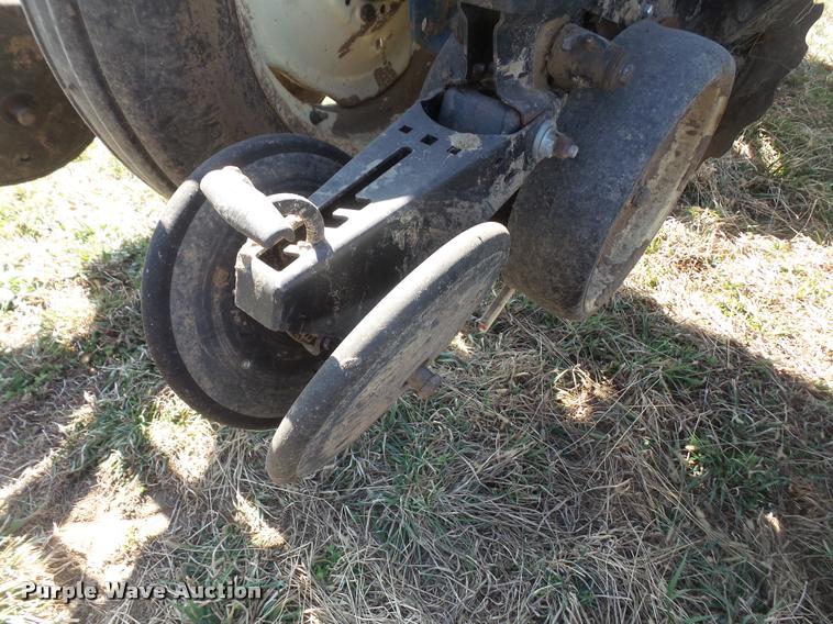 image for item DB0506 Kinze 2210 no-till planter