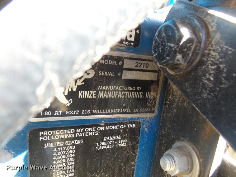 image for item DB0506 Kinze 2210 no-till planter