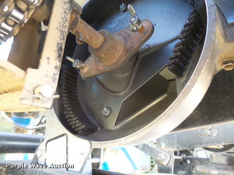 image for item DB0506 Kinze 2210 no-till planter