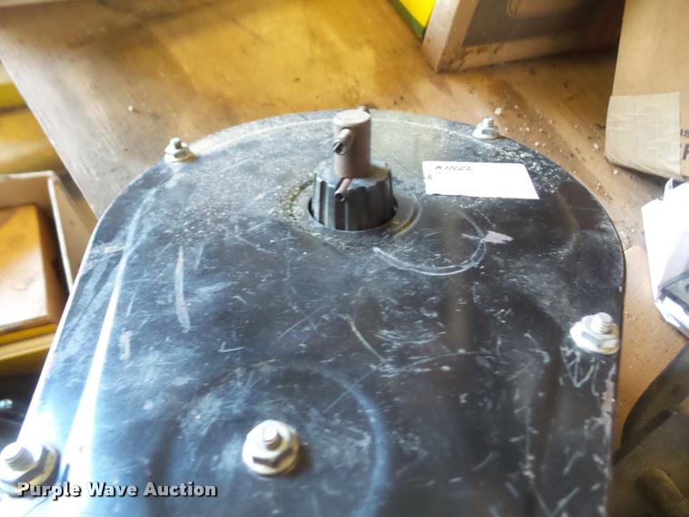 image for item DB0506 Kinze 2210 no-till planter