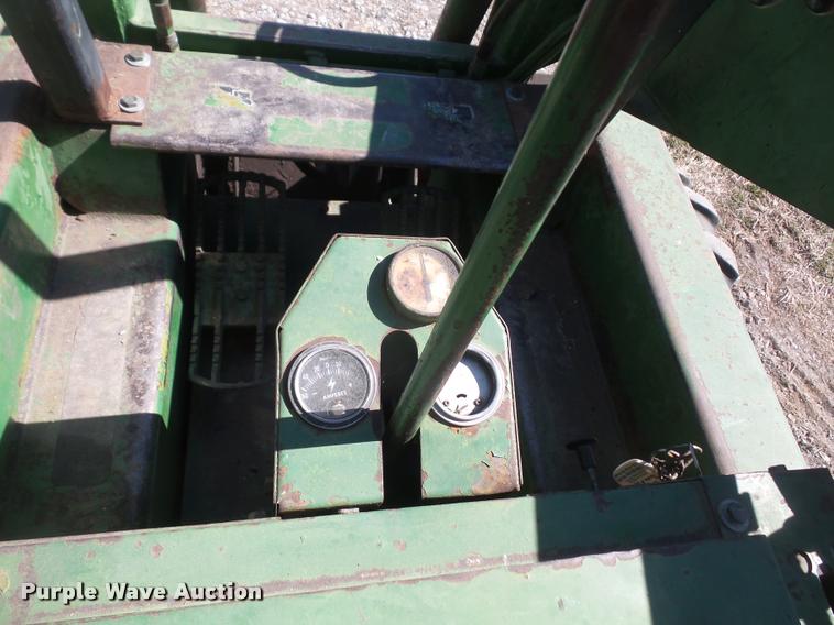 image for item DB0510 John Deere 70 skid steer