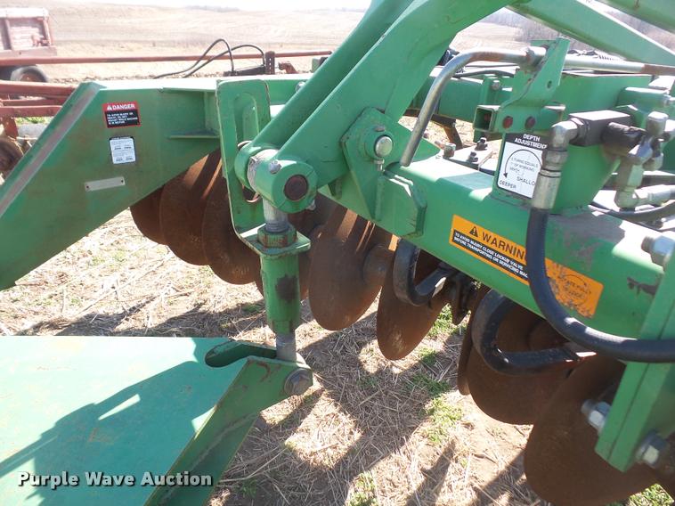 image for item DB0512 John Deere 510 disk chisel