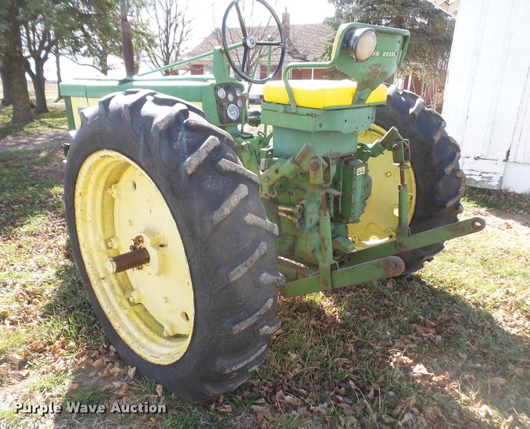 image for item DB0537 1957 John Deere 520 tractor