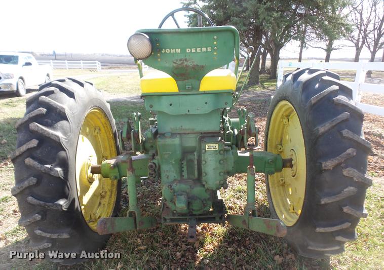 image for item DB0537 1957 John Deere 520 tractor
