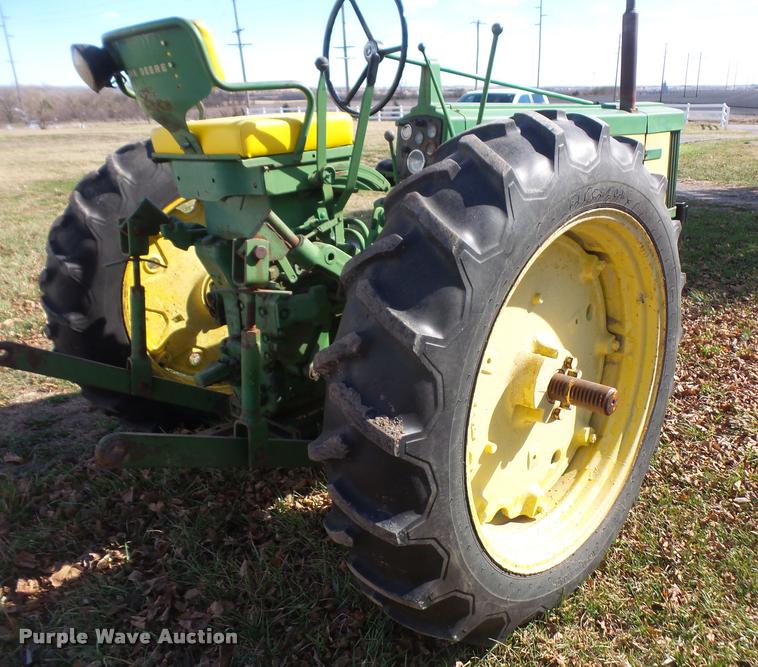 image for item DB0537 1957 John Deere 520 tractor