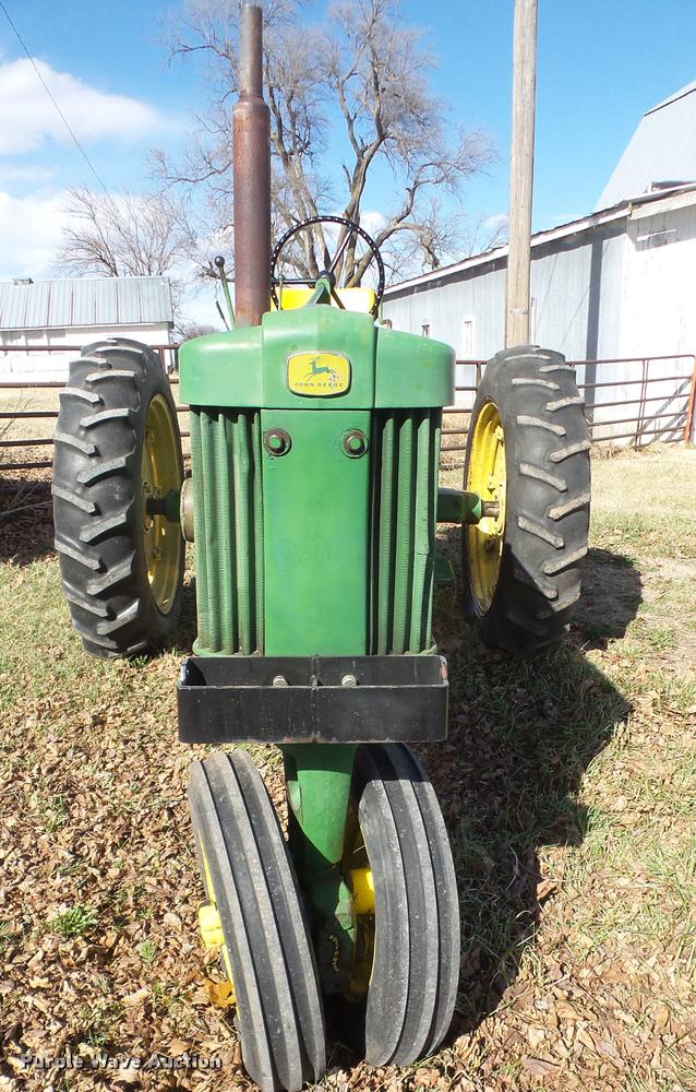 image for item DB0537 1957 John Deere 520 tractor