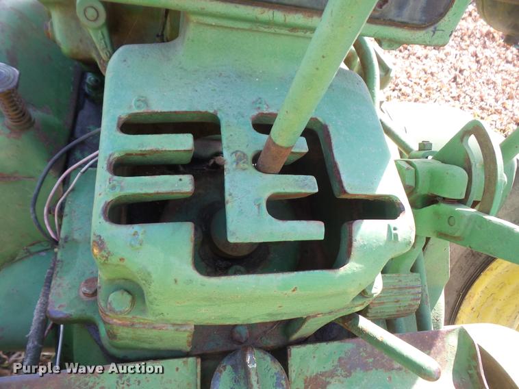 image for item DB0537 1957 John Deere 520 tractor