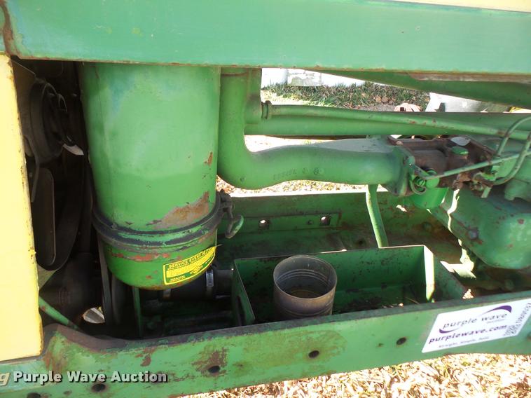 image for item DB0537 1957 John Deere 520 tractor