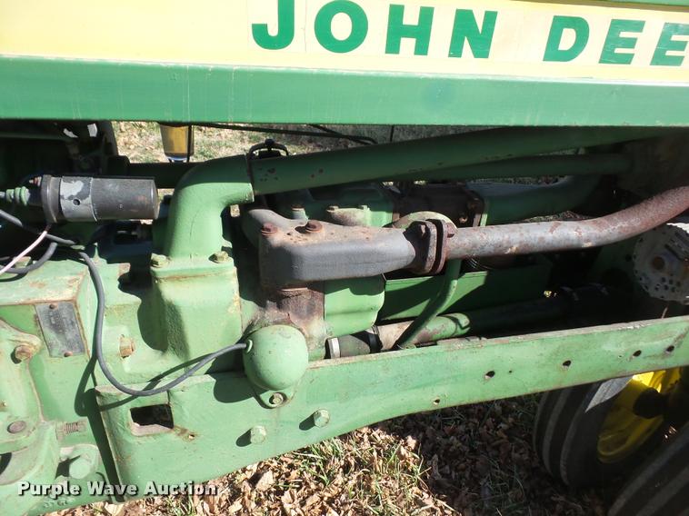 image for item DB0537 1957 John Deere 520 tractor