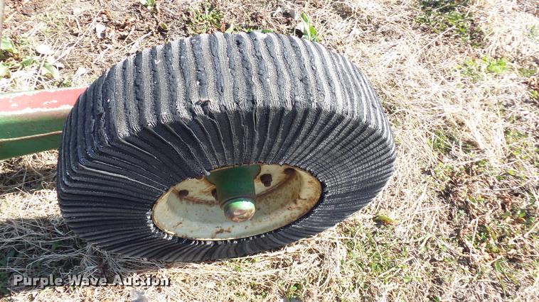 image for item DB0624 John Deere 1008 rotary mower