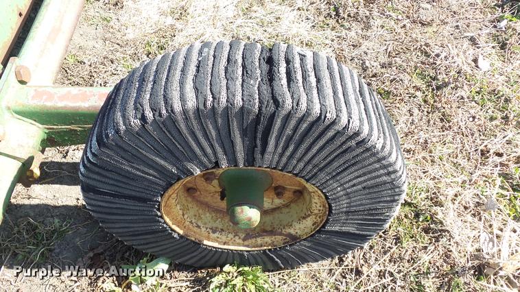 image for item DB0624 John Deere 1008 rotary mower