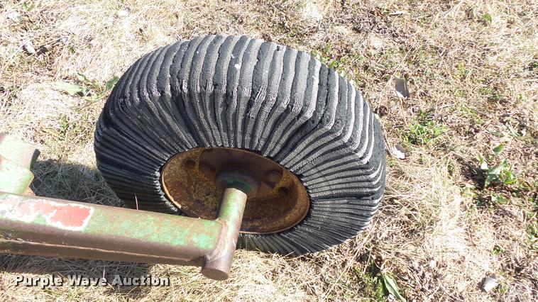 image for item DB0624 John Deere 1008 rotary mower