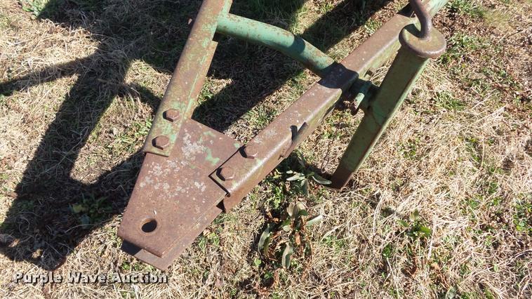 image for item DB0637 John Deere 68 feed wagon