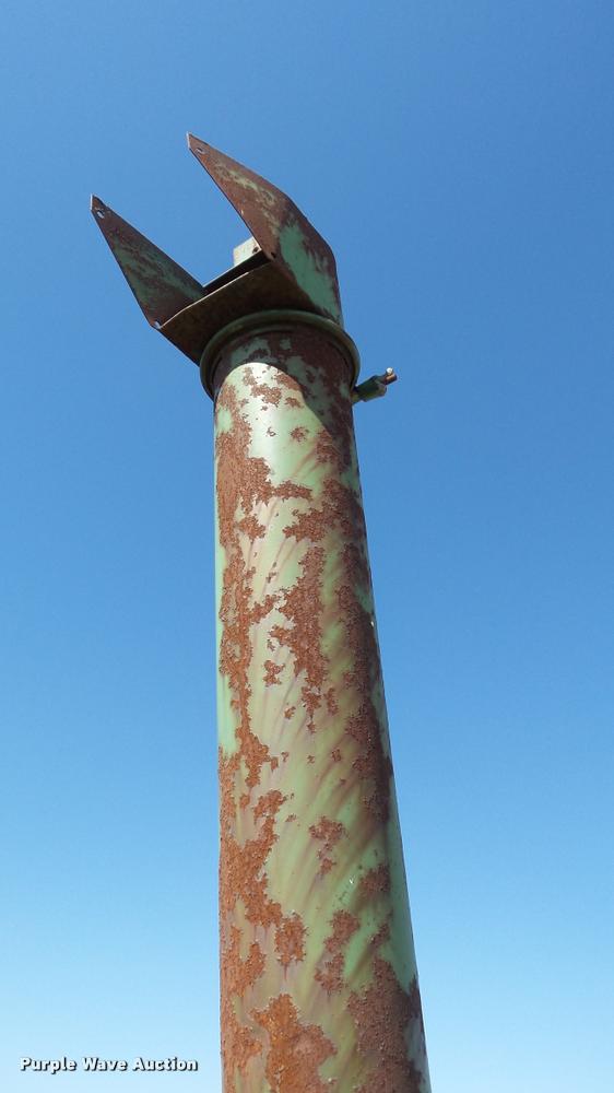 image for item DB0637 John Deere 68 feed wagon