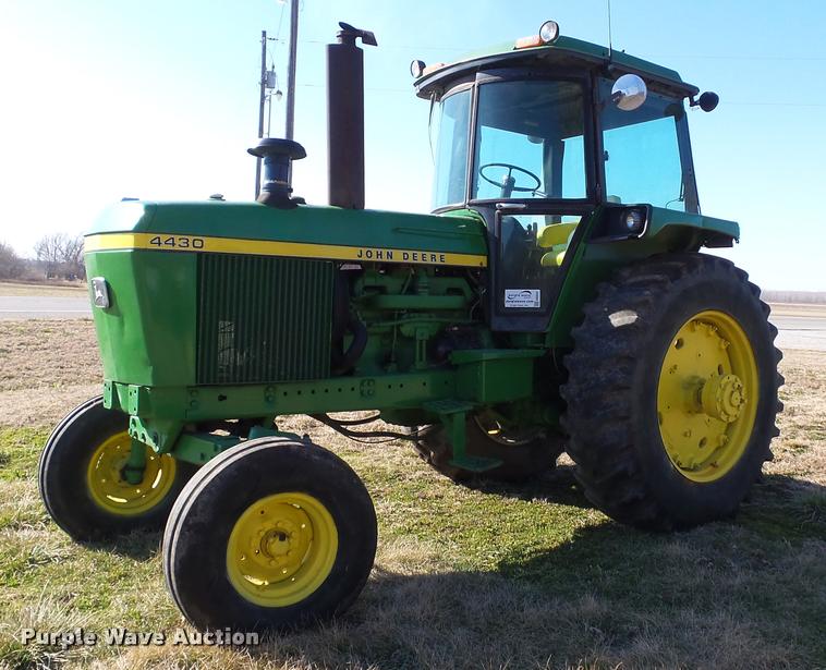 image for item DB0642 1975 John Deere 4430 tractor