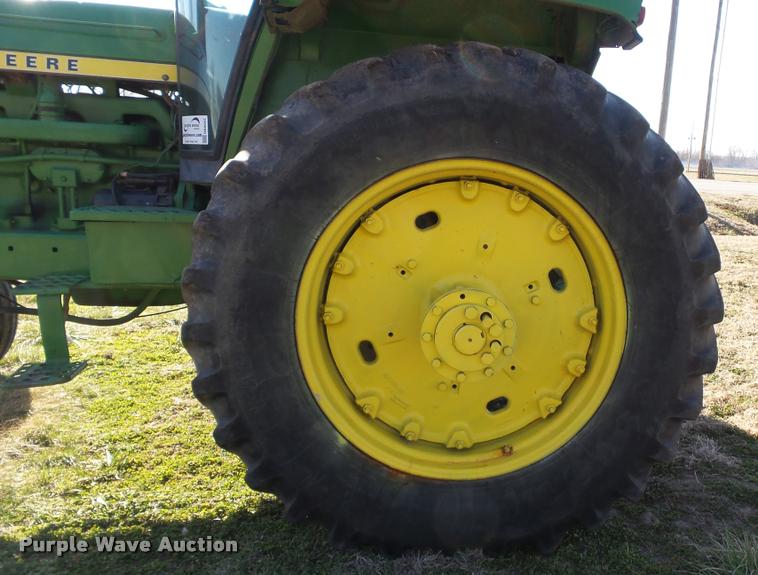 image for item DB0642 1975 John Deere 4430 tractor