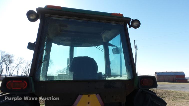 image for item DB0643 1982 John Deere 2940 tractor