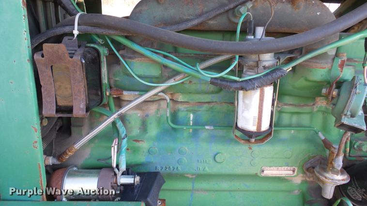 image for item DB0643 1982 John Deere 2940 tractor