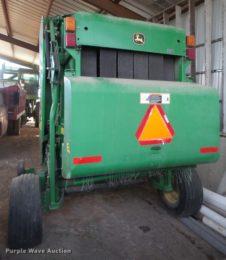 image for item DB0678 2003 John Deere 467 round baler