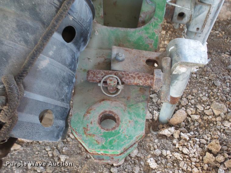 image for item DB0678 2003 John Deere 467 round baler