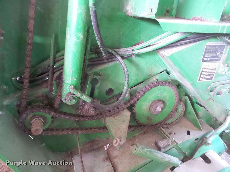 image for item DB0678 2003 John Deere 467 round baler