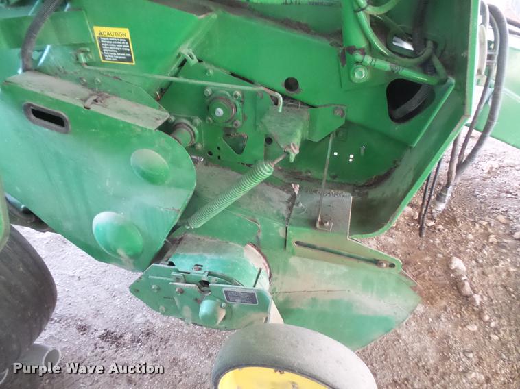 image for item DB0678 2003 John Deere 467 round baler