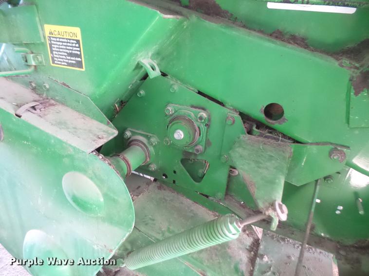 image for item DB0678 2003 John Deere 467 round baler