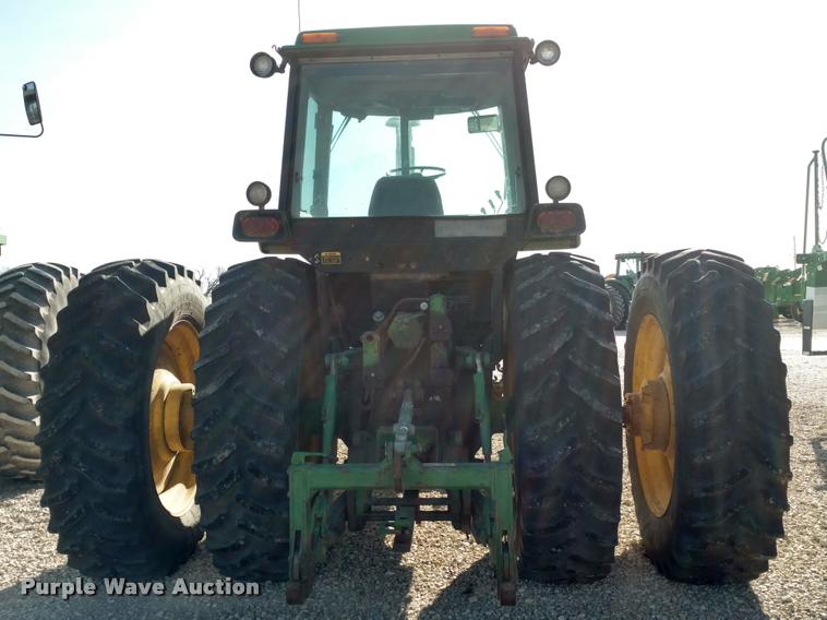 image for item DB0858 1989 John Deere 4955 MFWD tractor