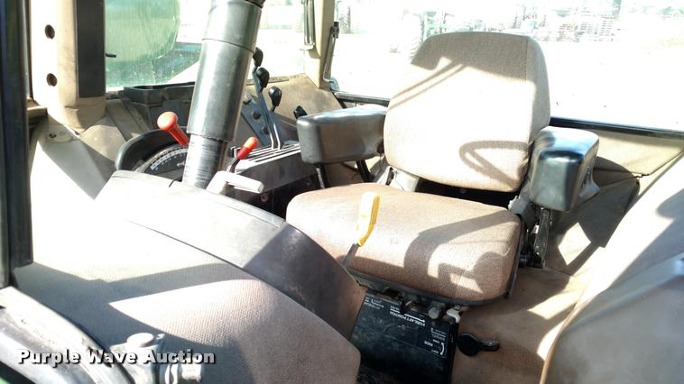 image for item DB0858 1989 John Deere 4955 MFWD tractor