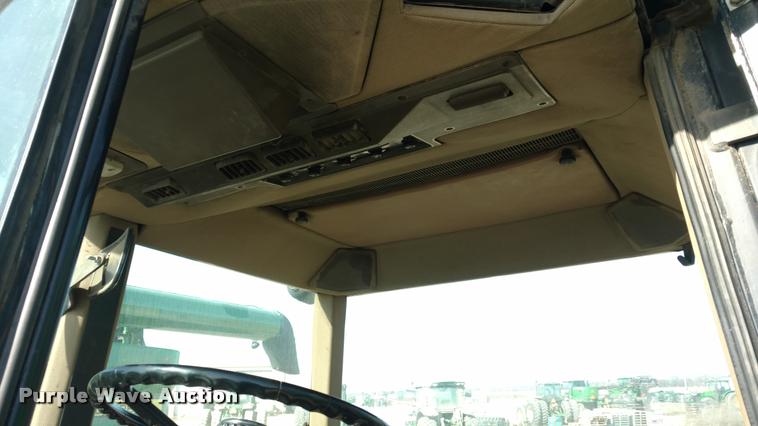 image for item DB0858 1989 John Deere 4955 MFWD tractor