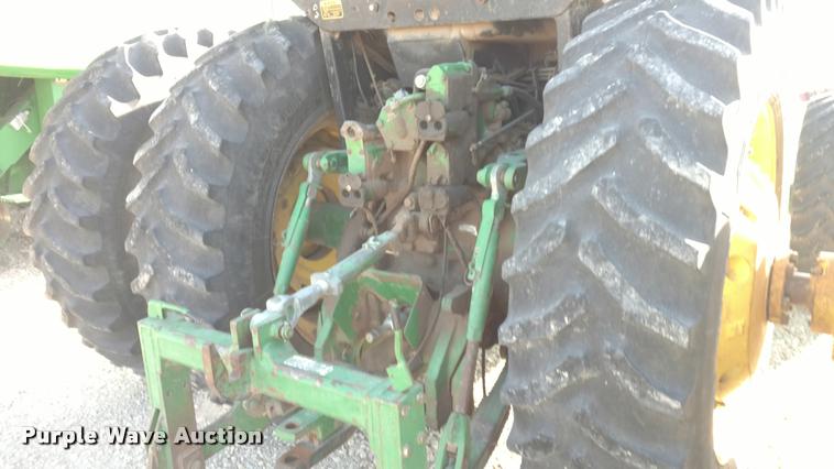 image for item DB0858 1989 John Deere 4955 MFWD tractor