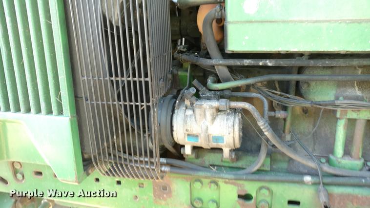 image for item DB0858 1989 John Deere 4955 MFWD tractor