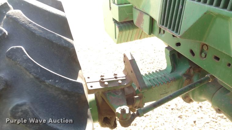 image for item DB0858 1989 John Deere 4955 MFWD tractor