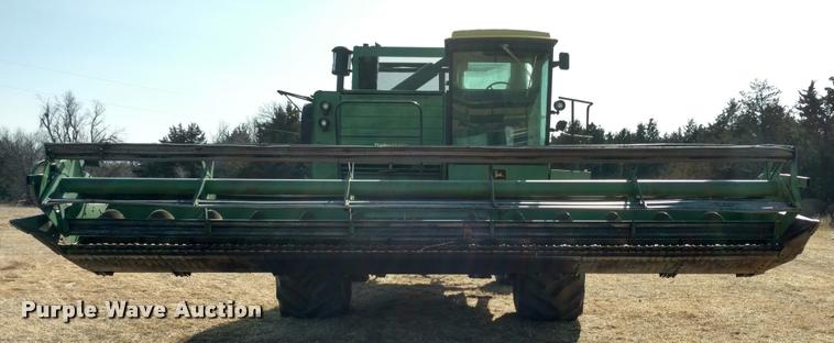 image for item DB0860 1979 John Deere 7720 RWA combine
