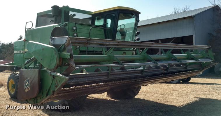 image for item DB0860 1979 John Deere 7720 RWA combine