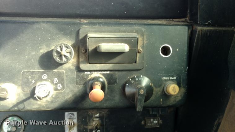 image for item DB0860 1979 John Deere 7720 RWA combine