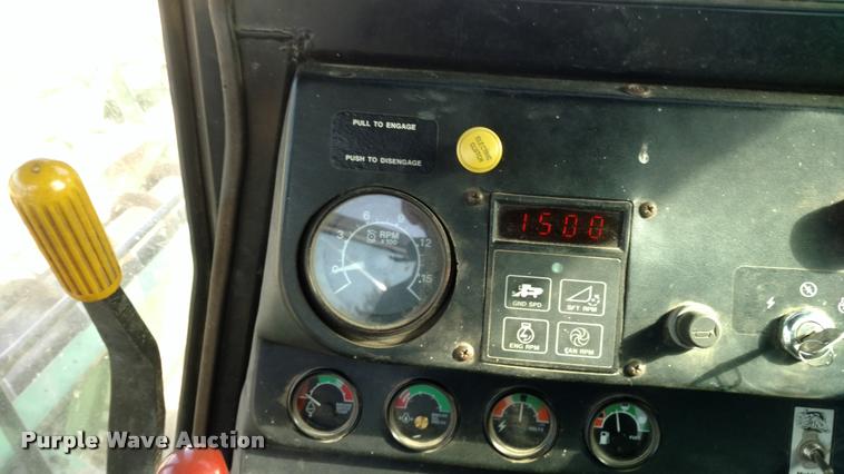 image for item DB0860 1979 John Deere 7720 RWA combine