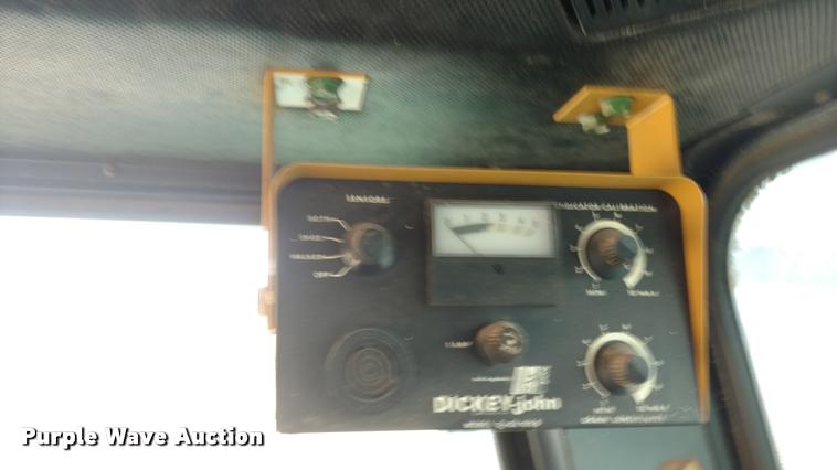 image for item DB0860 1979 John Deere 7720 RWA combine