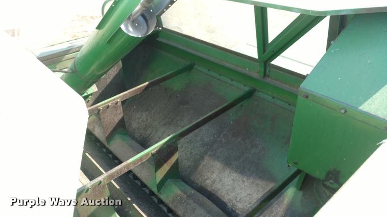 image for item DB0860 1979 John Deere 7720 RWA combine
