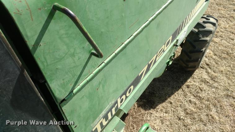 image for item DB0860 1979 John Deere 7720 RWA combine