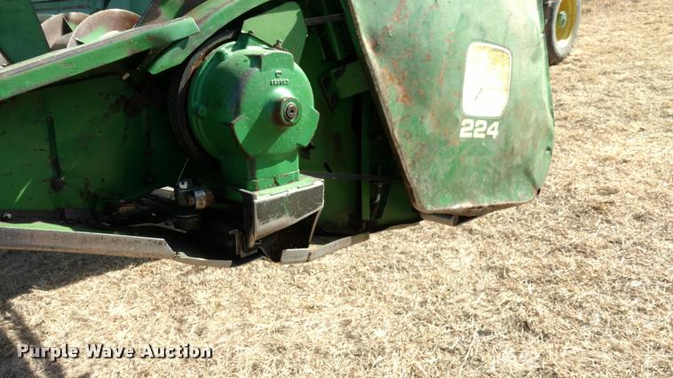image for item DB0860 1979 John Deere 7720 RWA combine