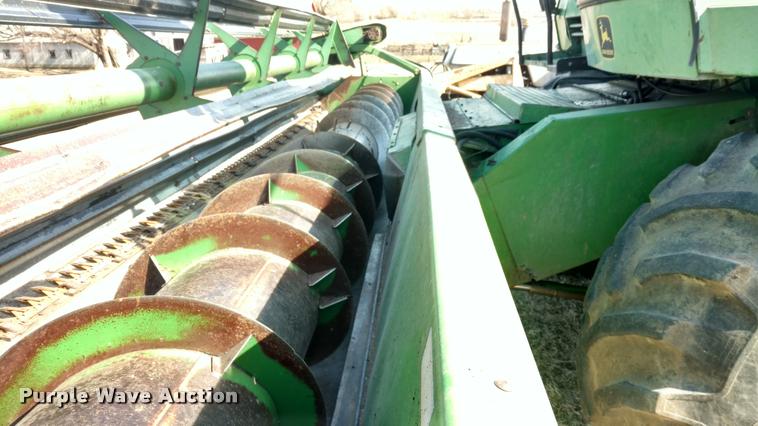 image for item DB0860 1979 John Deere 7720 RWA combine