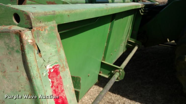 image for item DB0860 1979 John Deere 7720 RWA combine